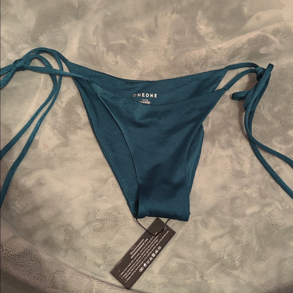 One One Bikini Set - Picture 6 of 9